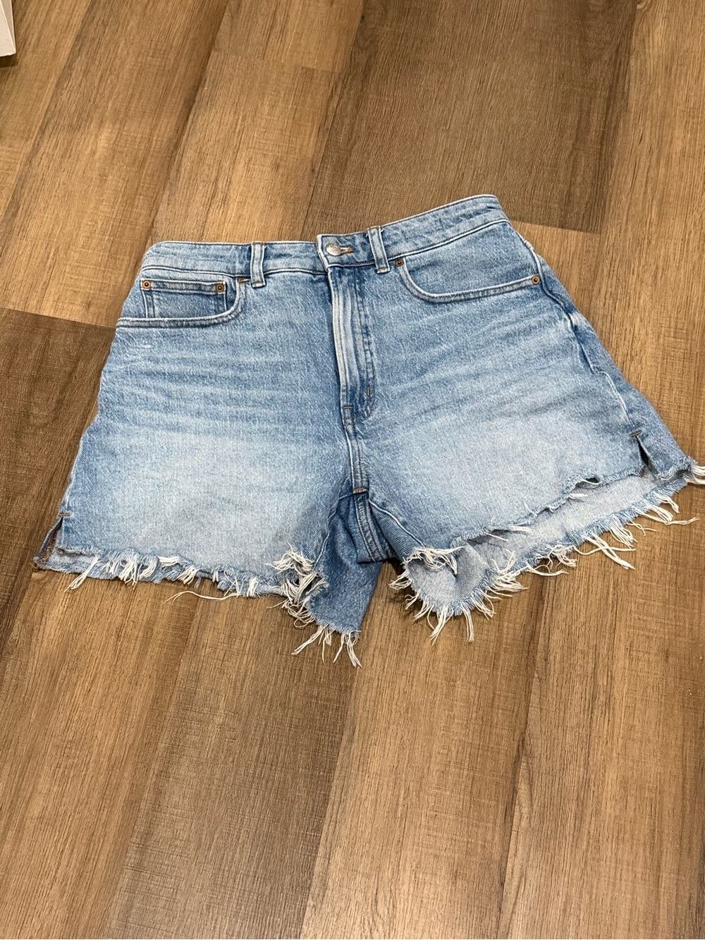 Madewell Curvy Perfect Mid Length Jean Short -Light Blue Frayed Hem Denim Shorts